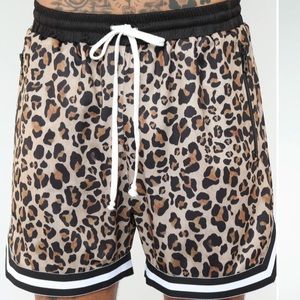 Mens Leopard Shorts with zipper pockets - Medium